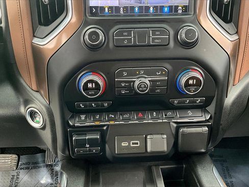 Used 2020 Chevrolet Silverado 3500 High Country w/ Z71 Off-Road Package image 32