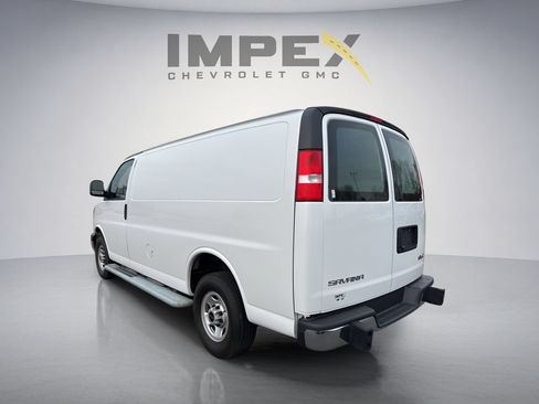 Used 2024 GMC Savana 2500 w/ Driver Convenience Package RWD image 3