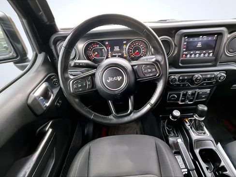 Used 2021 Jeep Gladiator Sport image 15