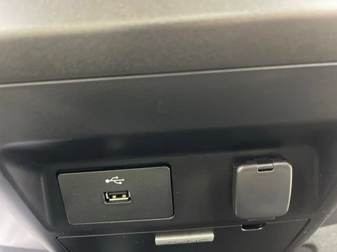 Used 2017 Ford F250 XLT w/ XLT Value Package AWD/4WD image 12