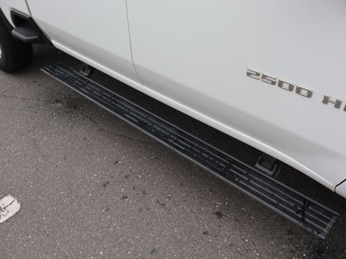 Used 2023 Chevrolet Silverado 2500 High Country w/ Technology Package AWD/4WD image 14