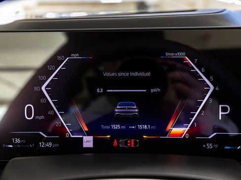 Certified 2026 BMW X6 xDrive40i w/ Premium Package image 11