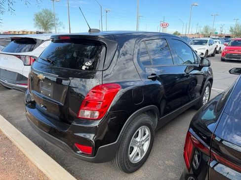 Used 2020 Chevrolet Trax LS w/ Tint and Cruise Package FWD image 4