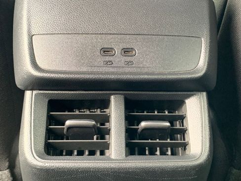 Used 2025 Chevrolet Equinox LT image 23