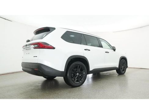 New 2026 Toyota Grand Highlander AWD Hybrid image 25