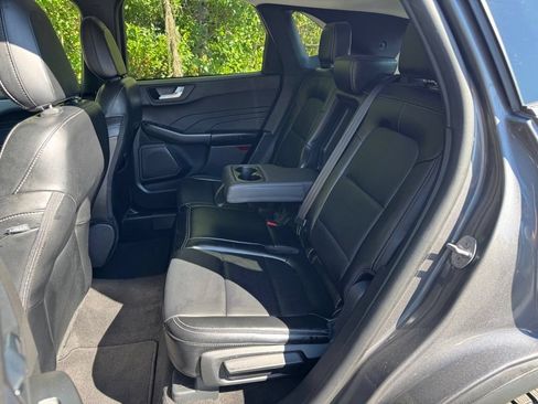 Used 2024 Ford Escape Platinum AWD/4WD image 16