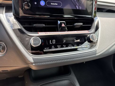 Used 2025 Toyota Corolla SE FWD image 50