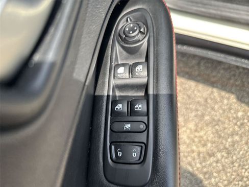 Used 2019 Jeep Compass Trailhawk w/ Cold Weather Group AWD/4WD image 13