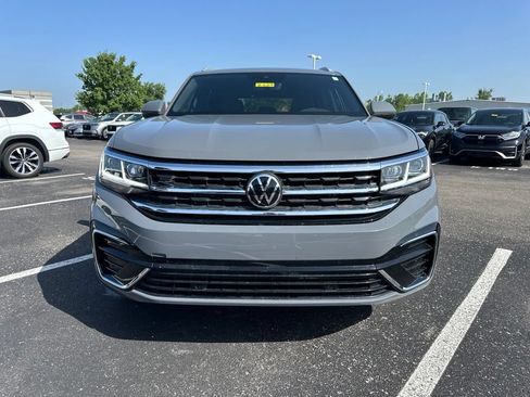 Used 2022 Volkswagen Atlas Cross Sport SEL R-Line AWD/4WD image 2