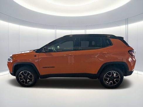 New 2026 Jeep Compass Trailhawk w/ Sun, Sound & Navigation Group AWD/4WD image 7