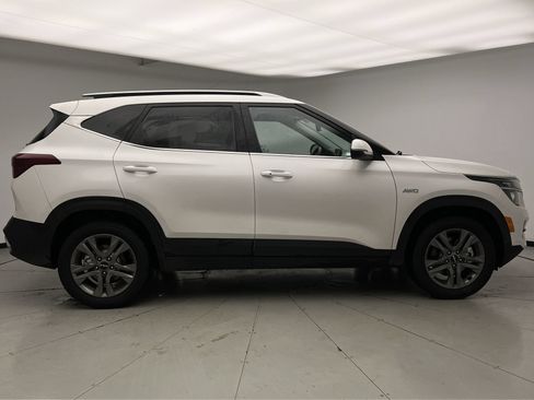 Used 2022 Kia Seltos S AWD/4WD image 6