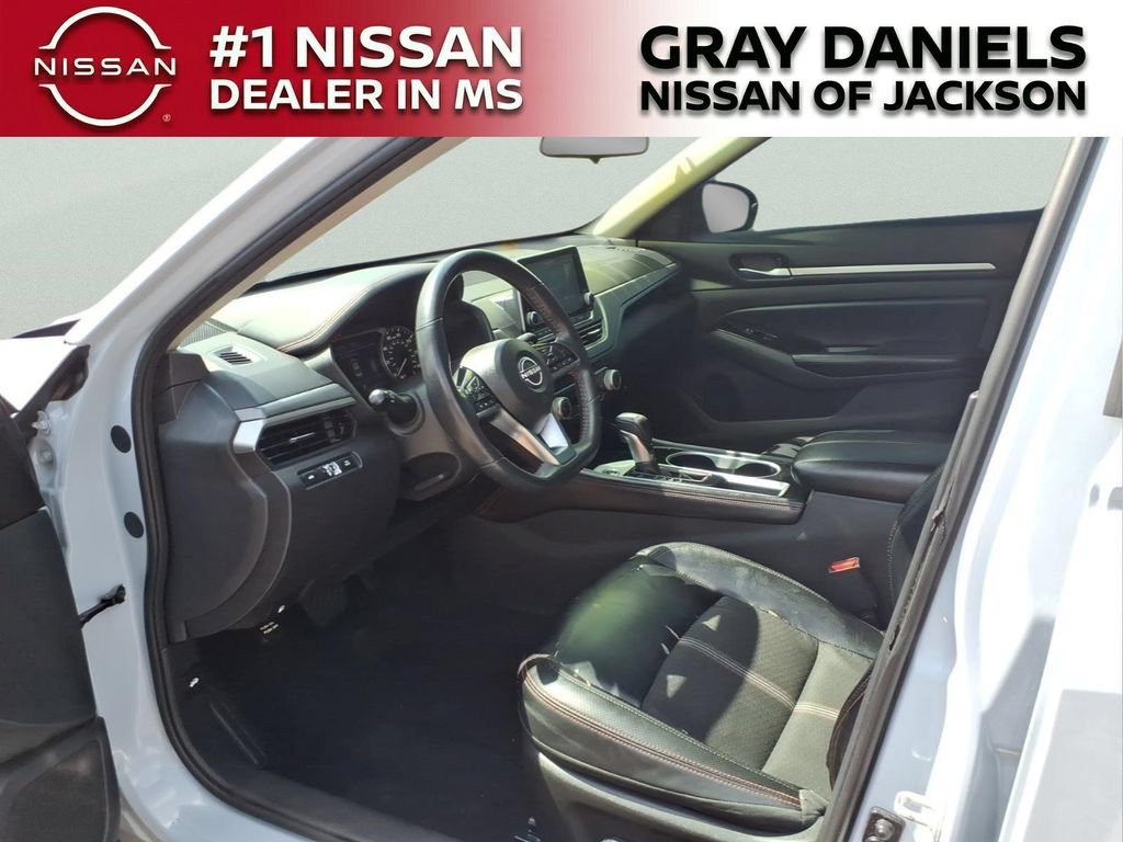 Used 2024 Nissan Altima 2.5 SR FWD image 24
