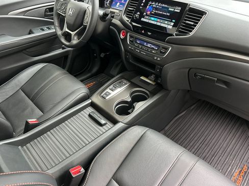 Used 2023 Honda Passport TrailSport image 18