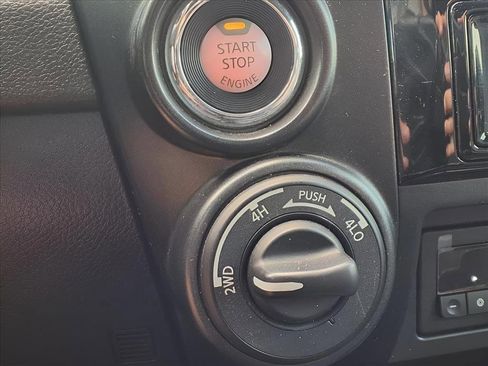 Used 2020 Nissan Titan PRO-4X w/ Pro-4x Convenience Package image 13