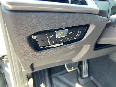 Used 2025 BMW 330i Sedan w/ M Sport Package image 37