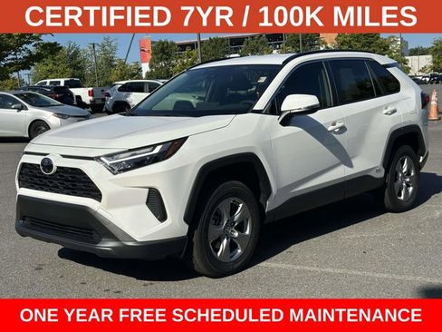 Used 2025 Toyota RAV4 XLE AWD/4WD image 5