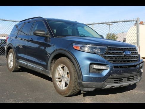 Certified 2020 Ford Explorer XLT w/ Equipment Group 202A image 4