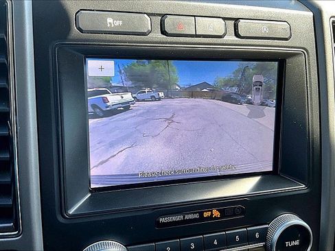 Used 2021 Ford Expedition XLT image 22