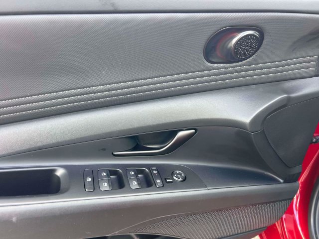 Certified 2025 Hyundai Elantra Sport FWD image 15