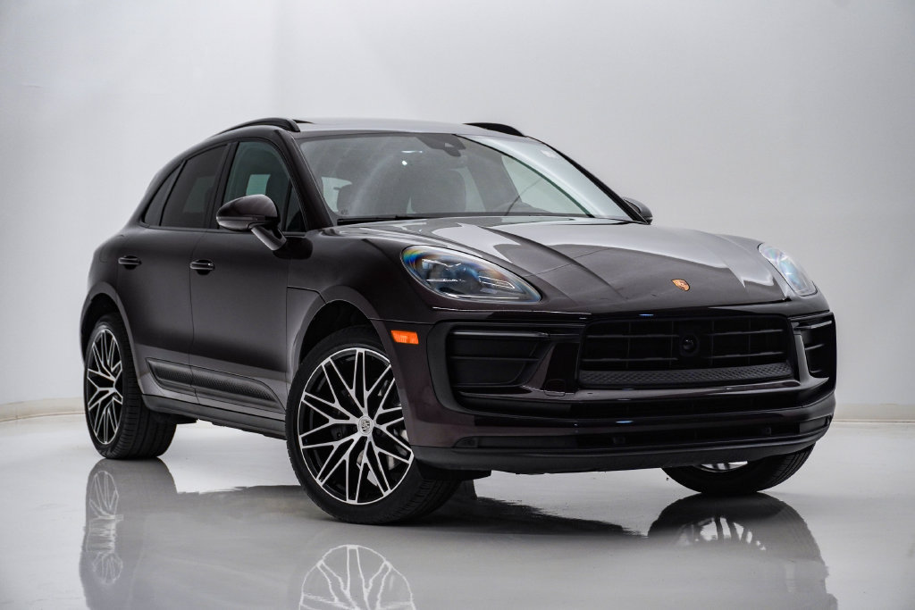 Certified 2023 Porsche Macan Turbo AWD/4WD image 8