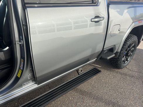 Used 2024 GMC Sierra 2500 AT4 w/ AT4 Premium Plus Package image 24