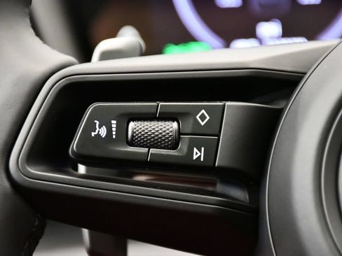 Certified 2026 Porsche Cayenne E-Hybrid AWD/4WD image 28