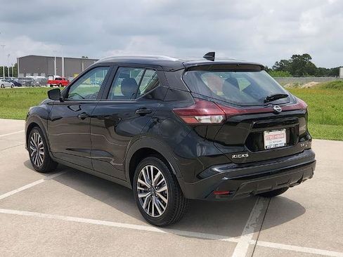 Certified 2023 Nissan Kicks SV FWD image 7