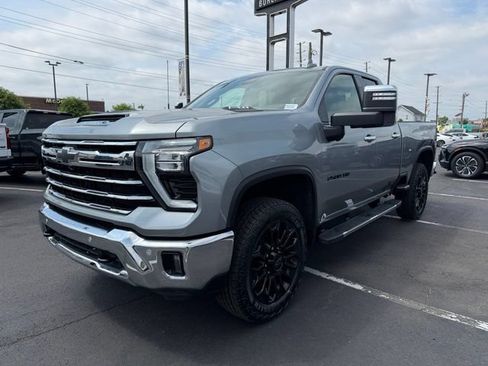 Used 2024 Chevrolet Silverado 2500 LTZ w/ LTZ Plus Package AWD/4WD image 3