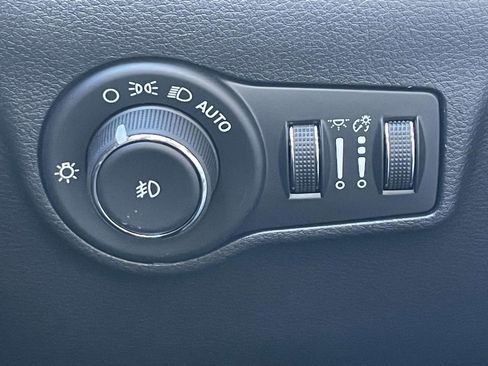 New 2026 Jeep Compass Latitude image 12