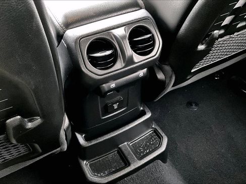 Used 2022 Jeep Wrangler Unlimited Rubicon w/ Xtreme Recon 35" Tire Package image 12