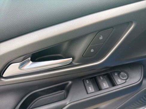 New 2026 Chevrolet Equinox EV LT FWD image 17
