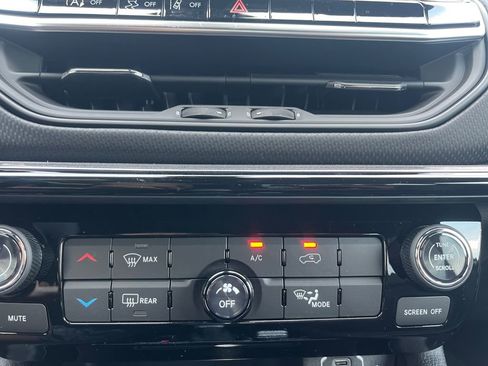 New 2026 Jeep Compass Latitude image 4