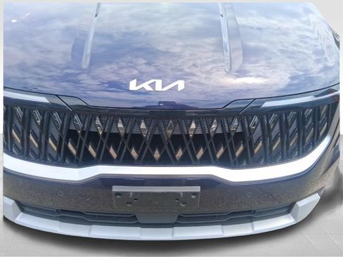 Used 2026 Kia Carnival FWD image 16