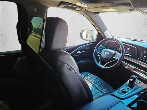 Certified 2023 Cadillac Escalade Premium Luxury Platinum w/ LPO, Radiant Package AWD/4WD image 2