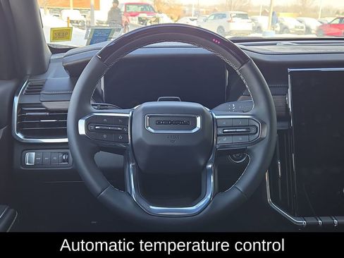 Used 2025 GMC Acadia Denali w/ Super Cruise Package image 16