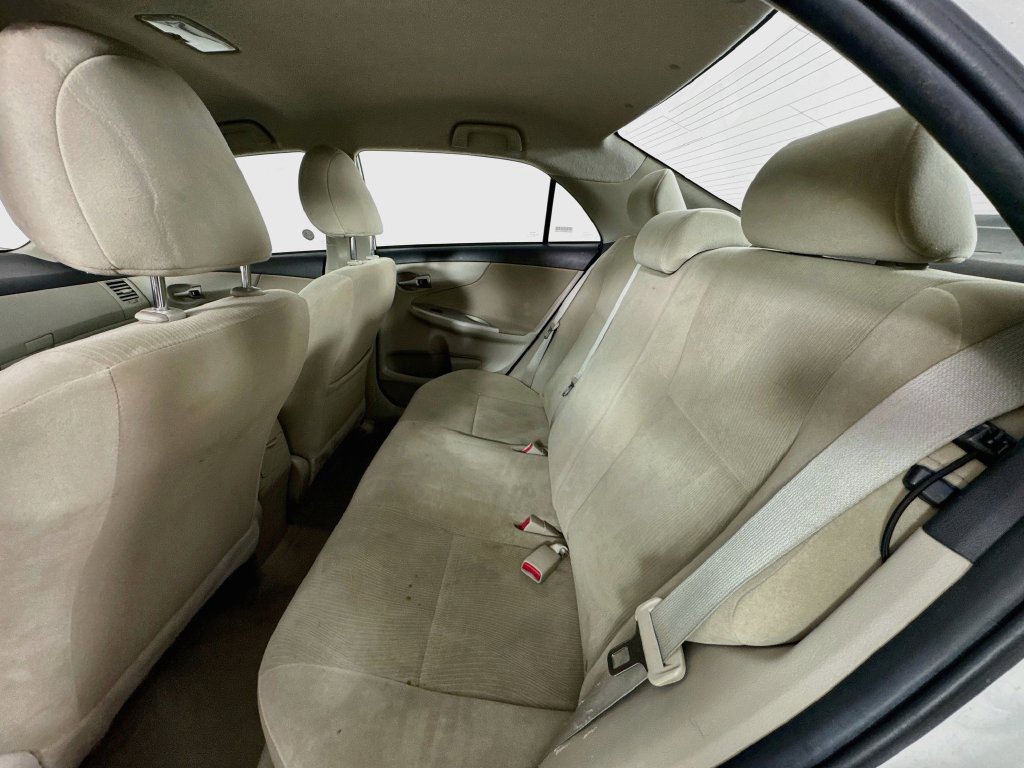 Used 2012 Toyota Corolla LE FWD image 27