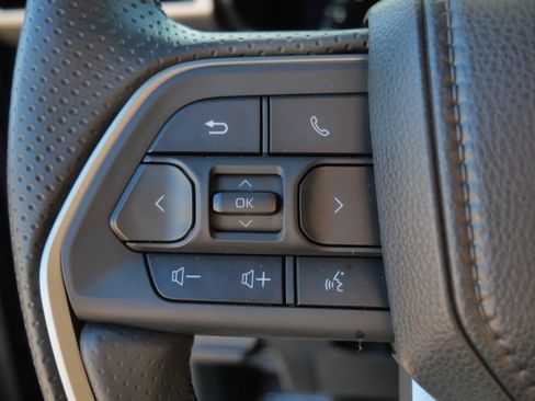Used 2025 Toyota 4Runner Limited AWD/4WD image 28