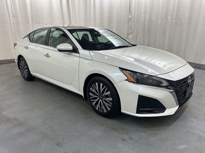 Used 2023 Nissan Altima 2.5 SV