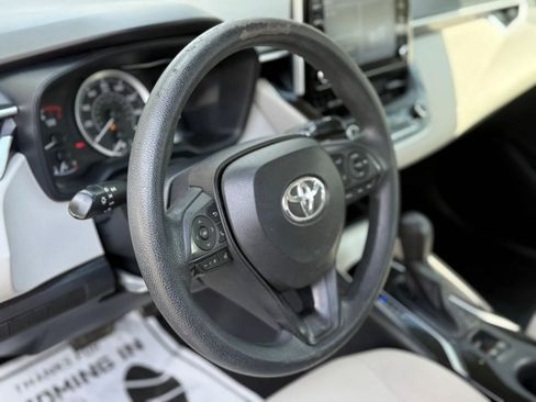 Used 2020 Toyota Corolla LE image 11