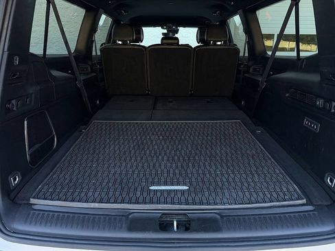 Used 2024 Jeep Wagoneer L Series III w/ Flexible Seating Group AWD/4WD image 32