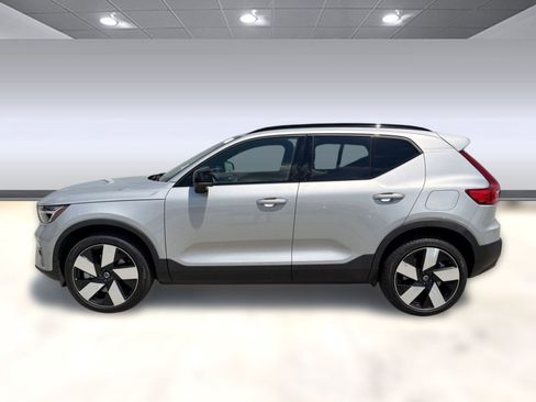 Used 2023 Volvo XC40 Recharge Ultimate AWD/4WD image 2