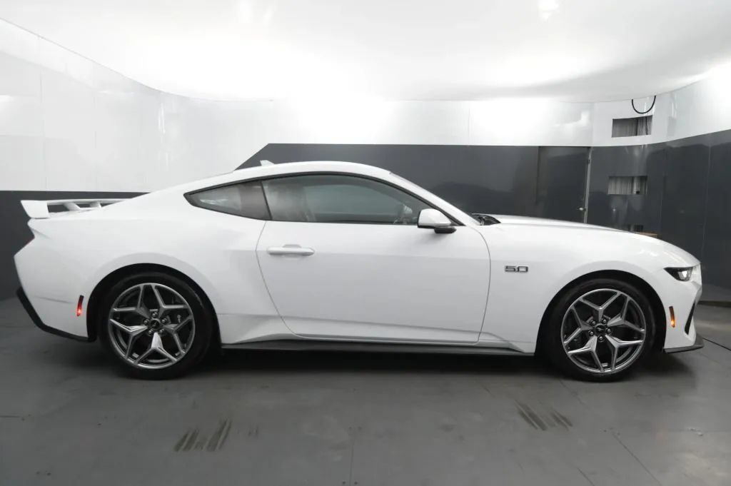 Used 2024 Ford Mustang GT Premium w/ GT Performance Package RWD image 6