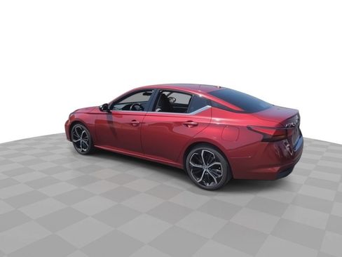 Used 2023 Nissan Altima 2.5 SR FWD image 6