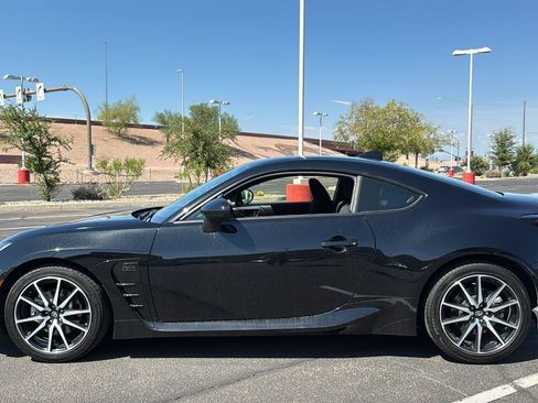 Used 2022 Toyota GR86 RWD image 4