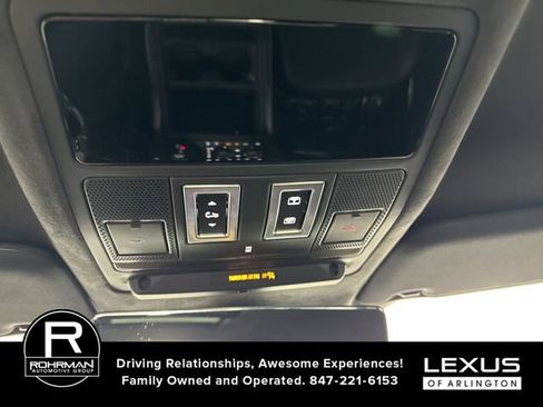 Used 2025 Land Rover Defender 110 AWD/4WD image 10