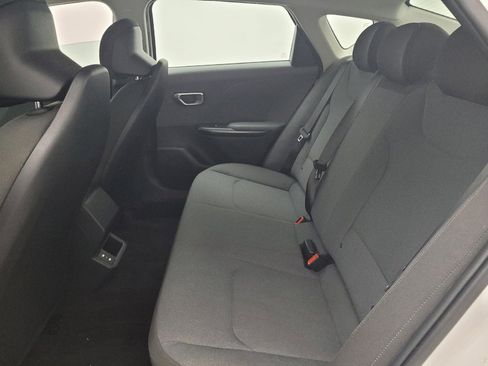 Used 2025 Kia K4 FWD image 18