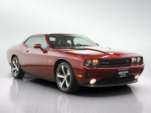 Used 2014 Dodge Challenger R/T RWD image 7