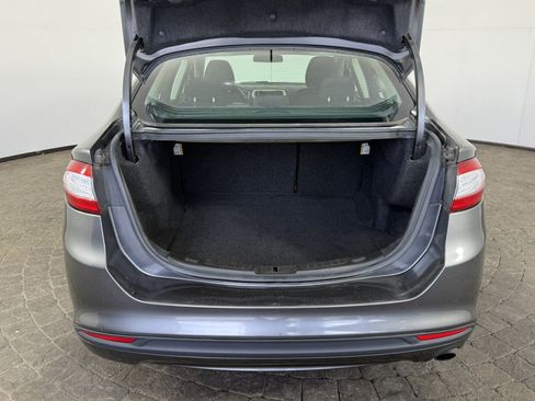 Used 2016 Ford Fusion SE w/ Equipment Group 201A FWD image 7