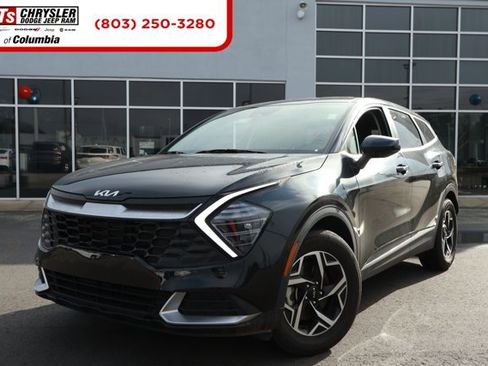 Used 2024 Kia Sportage LX image 1