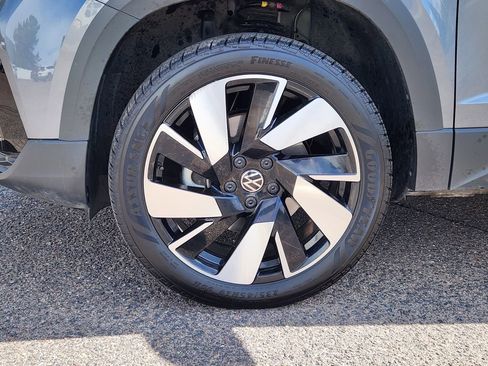 Certified 2023 Volkswagen Taos SEL AWD/4WD image 9